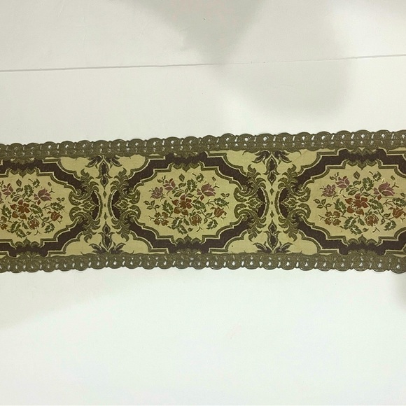 Vintage Brocade Beige & Maroon Tapestry Floral w/ Gold Trimmed Edging Table Mat - Picture 1 of 4